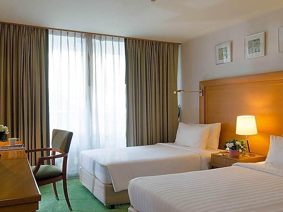 AT EASE saladaeng by AETAS