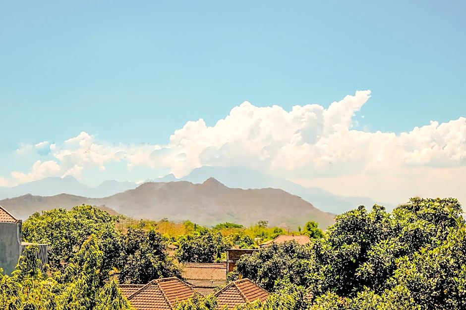 SPOT ON 1759 Family Residence