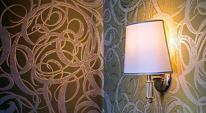 Ad Hoc Domus Guest House