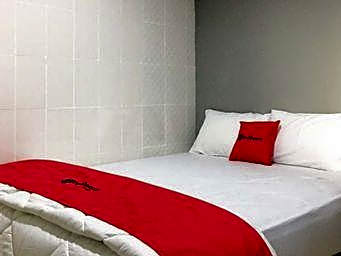 RedDoorz @ Citraland Surabaya