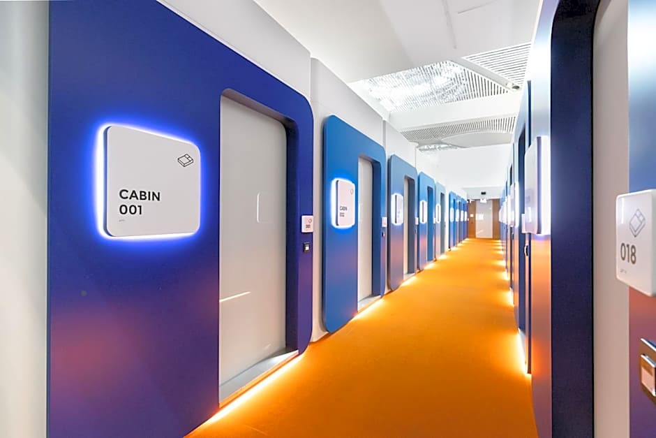 YOTELAIR Istanbul Airport, Duty free - International Transit area