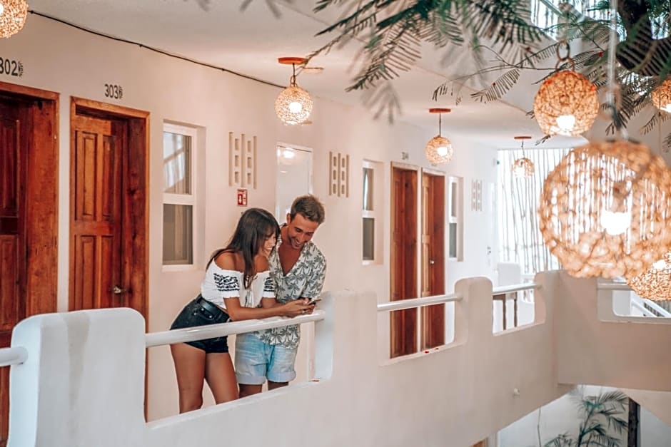 Ahava Hotel
