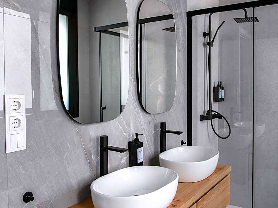 Antonella Suites