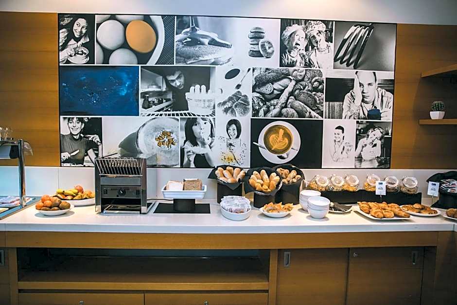 Holiday Inn Express Milan-Malpensa Airport By IHG