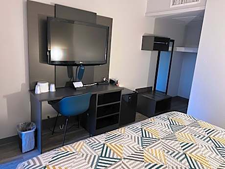 Quadruple Room - Non-Smoking