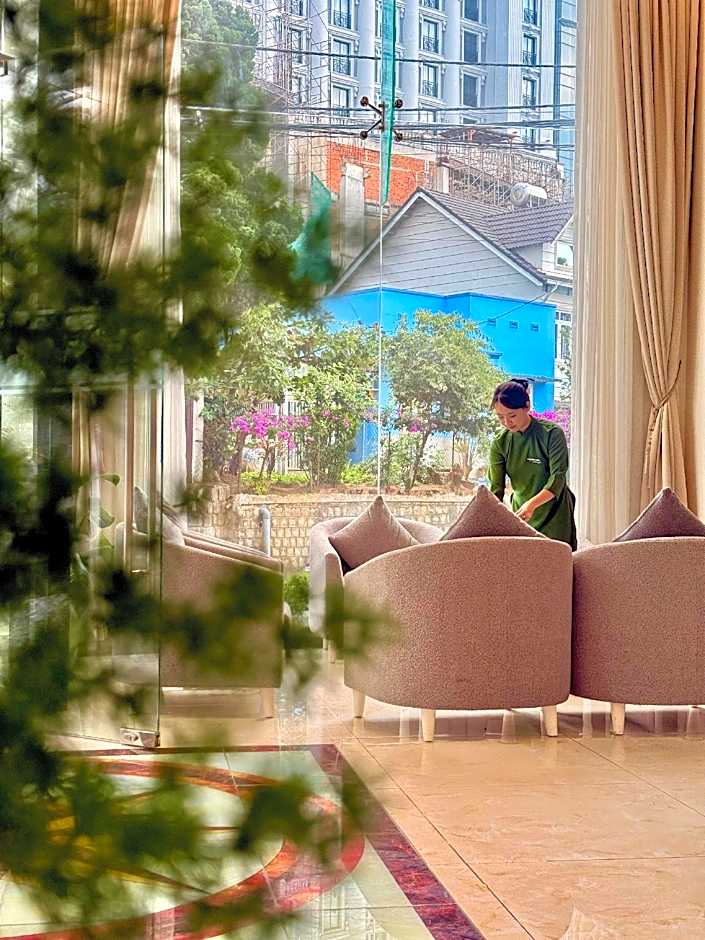 Nature Hotel - Pham Hong Thai