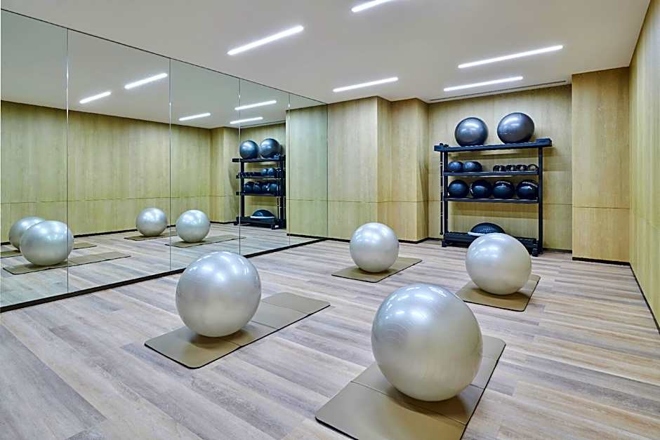 DoubleTree by Hilton Shenzhen Airport Residences
