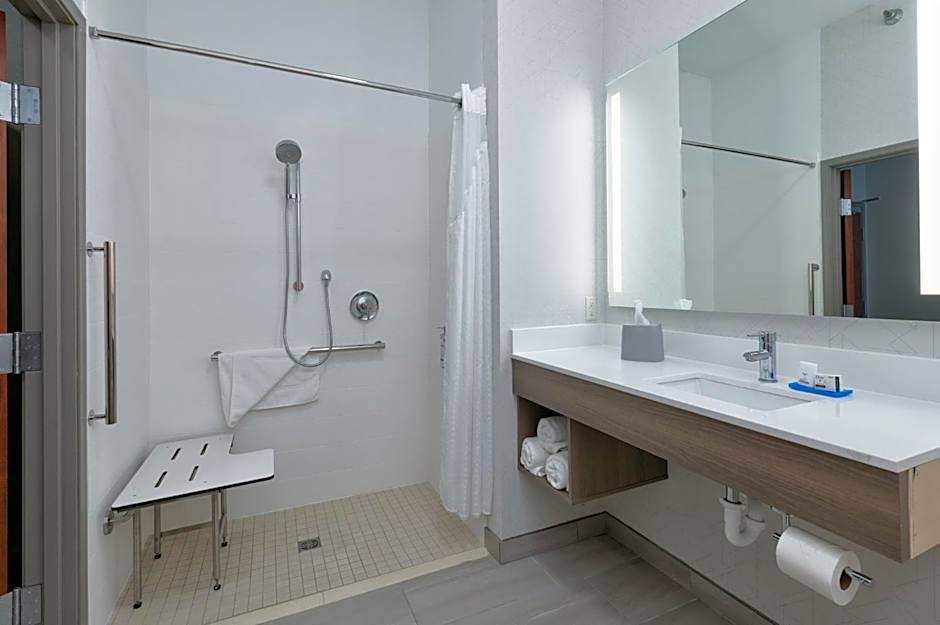 Holiday Inn Express Hotel & Suites Shakopee By IHG