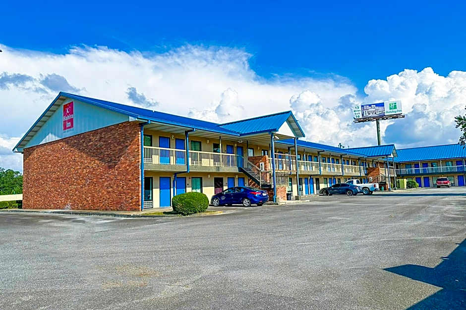 Hahira Inn By OYO near Valdosta