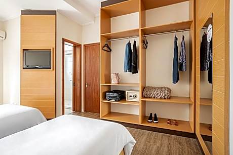 Standard Twin - 2 Single Beds