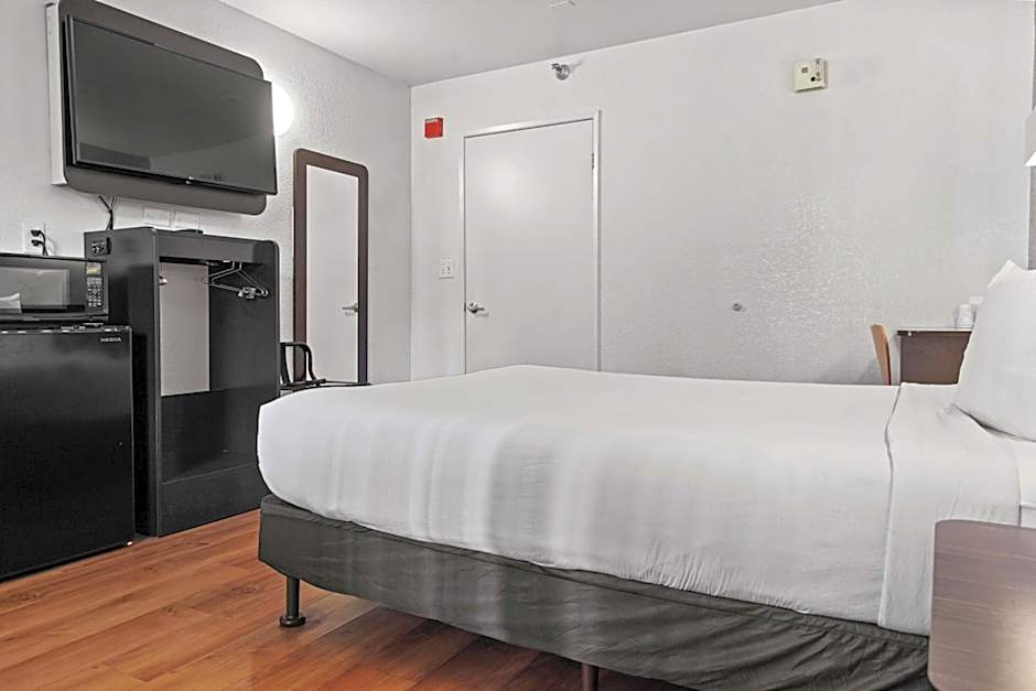 Motel 6-San Luis Obispo, CA - South