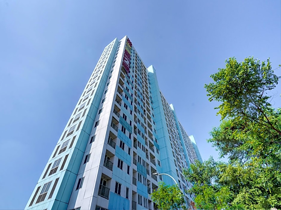 OYO Life 92889 Apartement Grand Sentraland Karawang By A.t Room