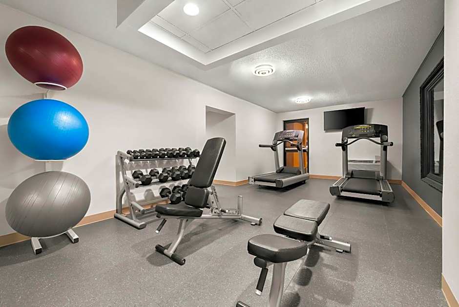 Clarion Inn and Suites Convention Center Kearney