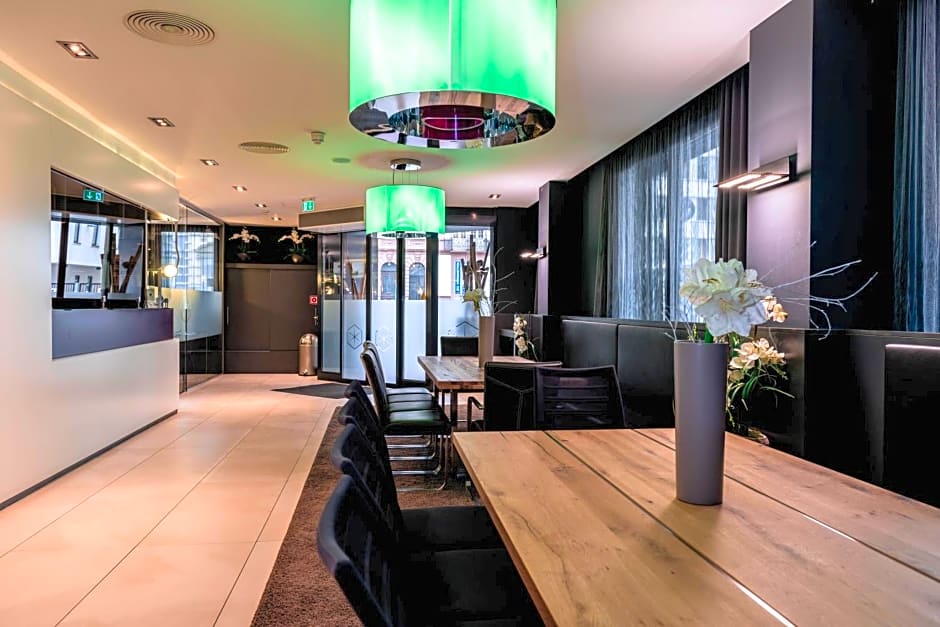 Bliss Design Hotel - Frankfurt City Messe