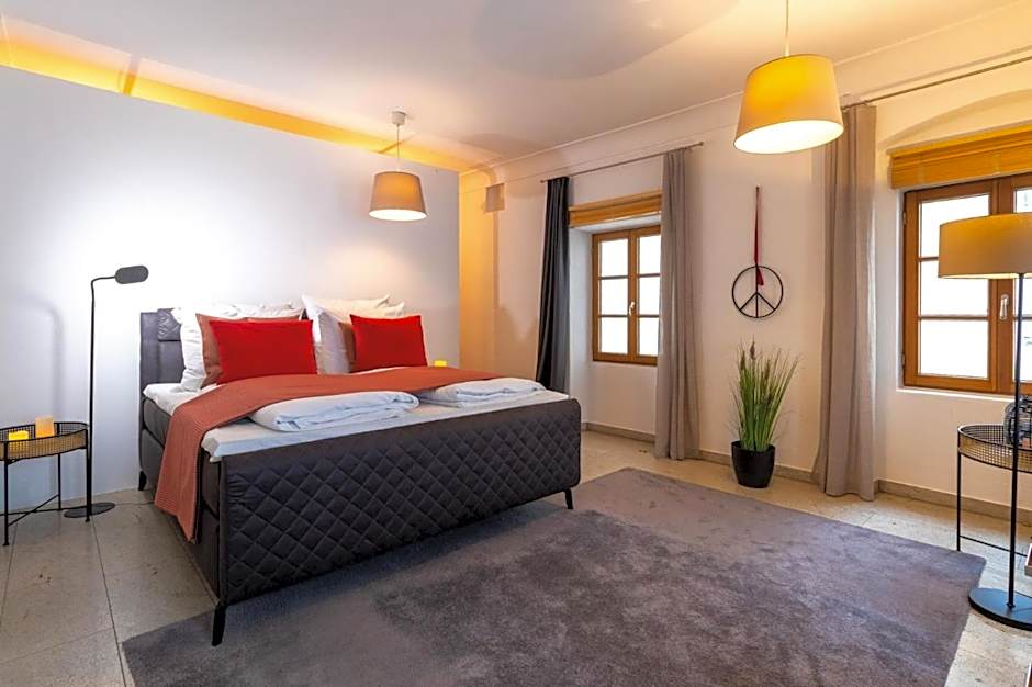 BARONHAUS Aparthotel & Suites