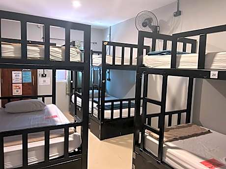 Bed in 6-Bed Mixed Dormitory Room