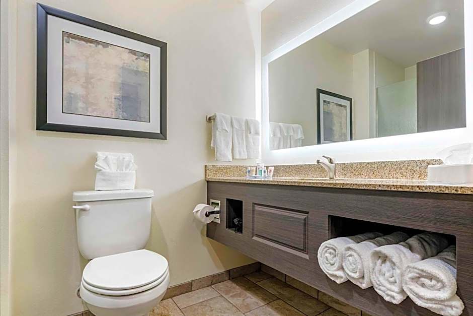 Comfort Inn & Suites