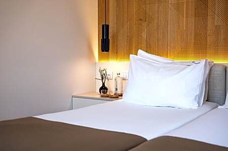 Deluxe Twin Room with City View