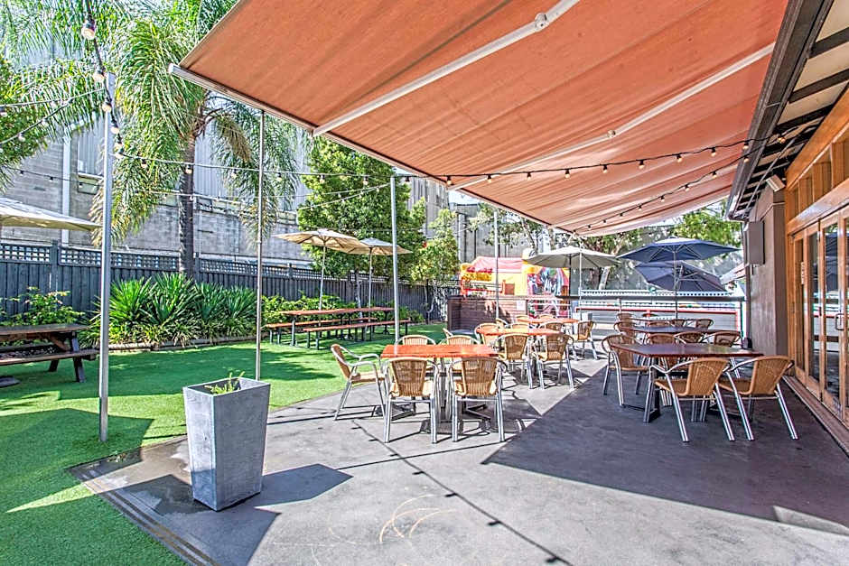 Nightcap at High Flyer Hotel