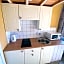 Blair Tiny House with Private Hot Tub - Fife - Loch Leven - Lomond Hills