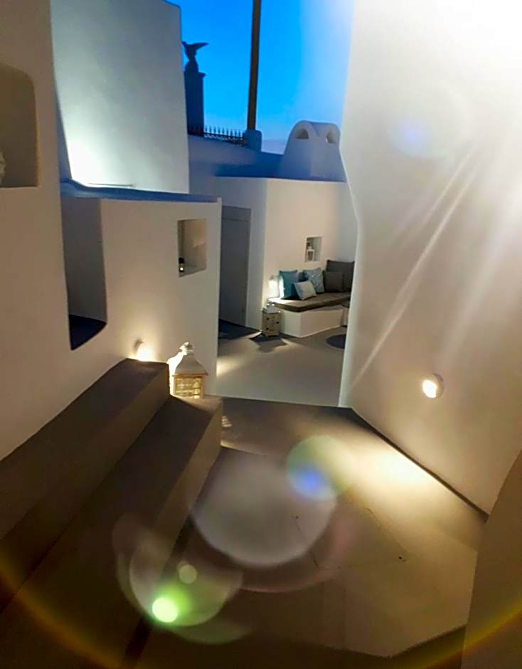 Golden Stone Santorini Suites