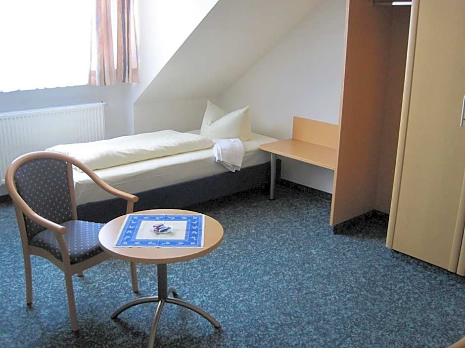 Photo 1 of 4 of Triple Room