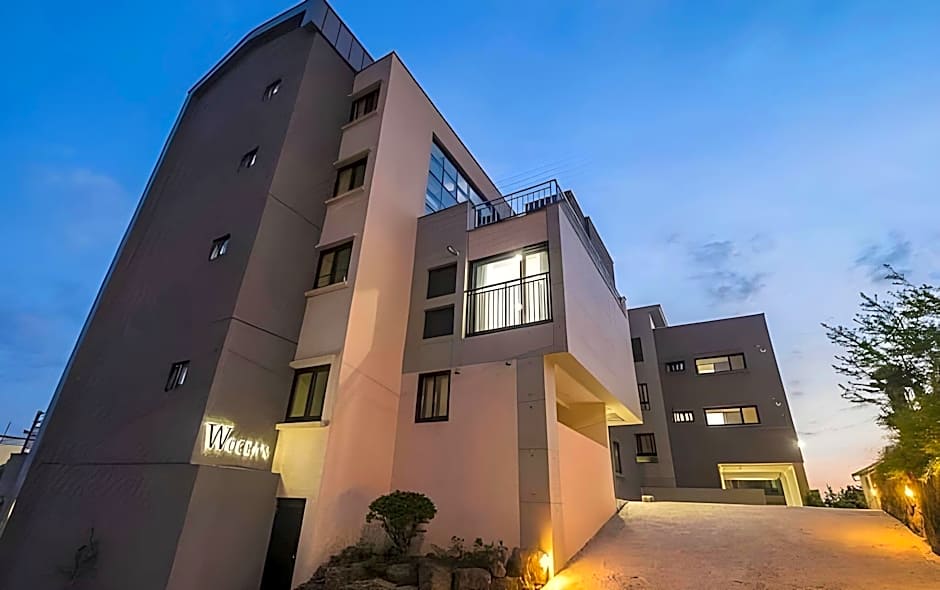 W Ocean Pension