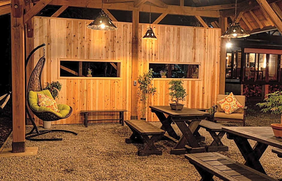 Kizuna Lodge & BBQ Centre