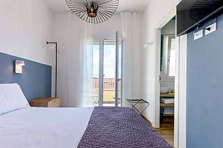 Deluxe Double or Twin Room with Sea View