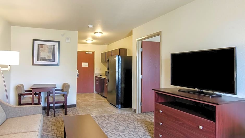 Cobblestone Hotel & Suites - Torrington