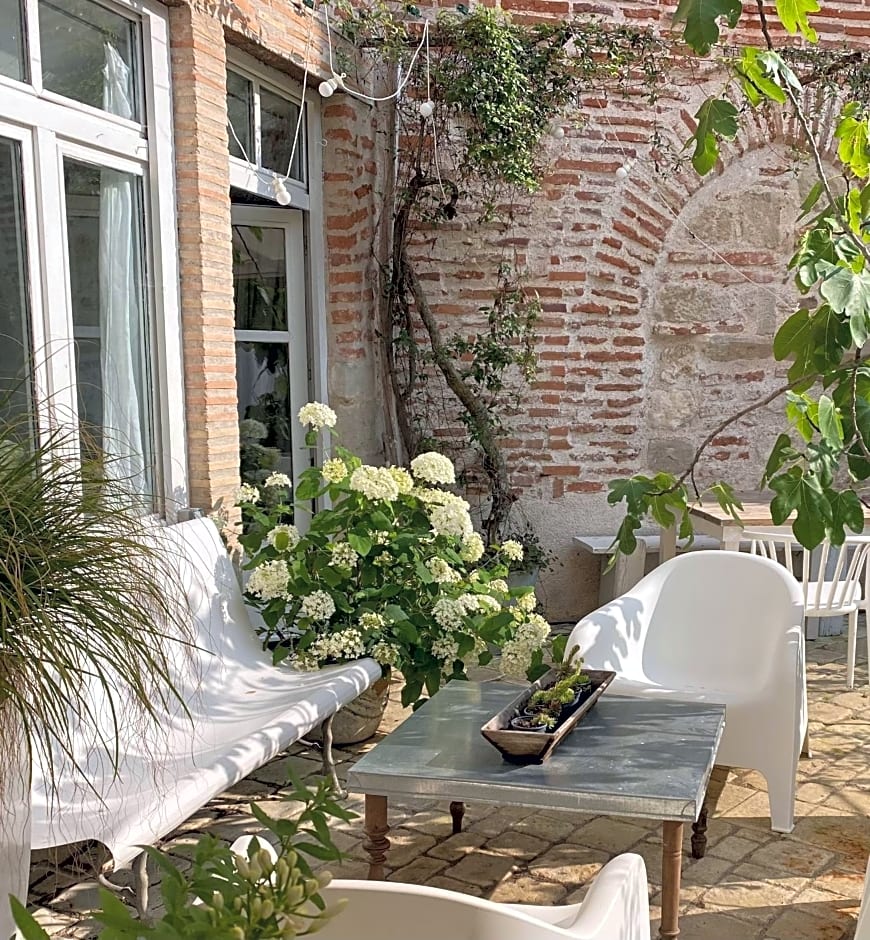La Maison Sur La Place – Penne-d'Agenais, IN