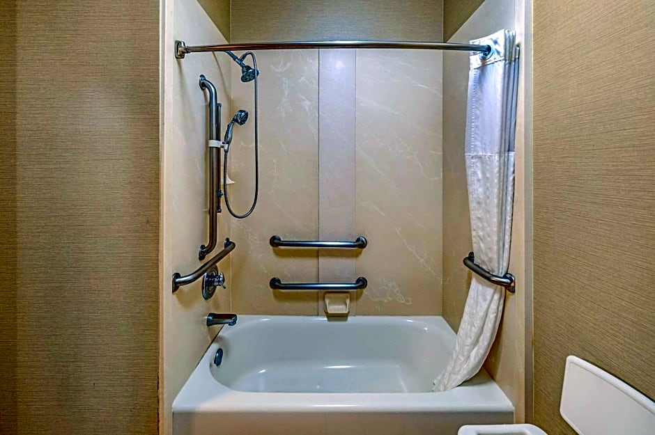 THE ATRIUM HOTEL - SFO AIRPORT FREE! - Shuttle Bus - Parking - WIFI