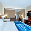 Comfort Suites Normal University area