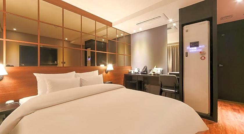 FrenchCode Hotel
