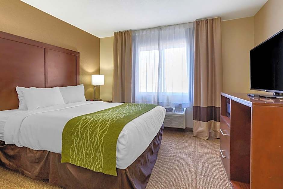 Comfort Inn & Suites Alameda at Albuquerque Balloon Fiesta Park