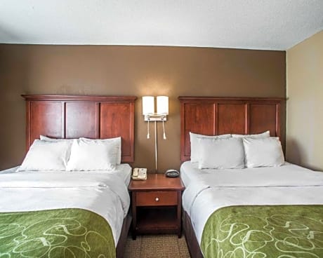 2 Queen Beds, Suite, Nonsmoking