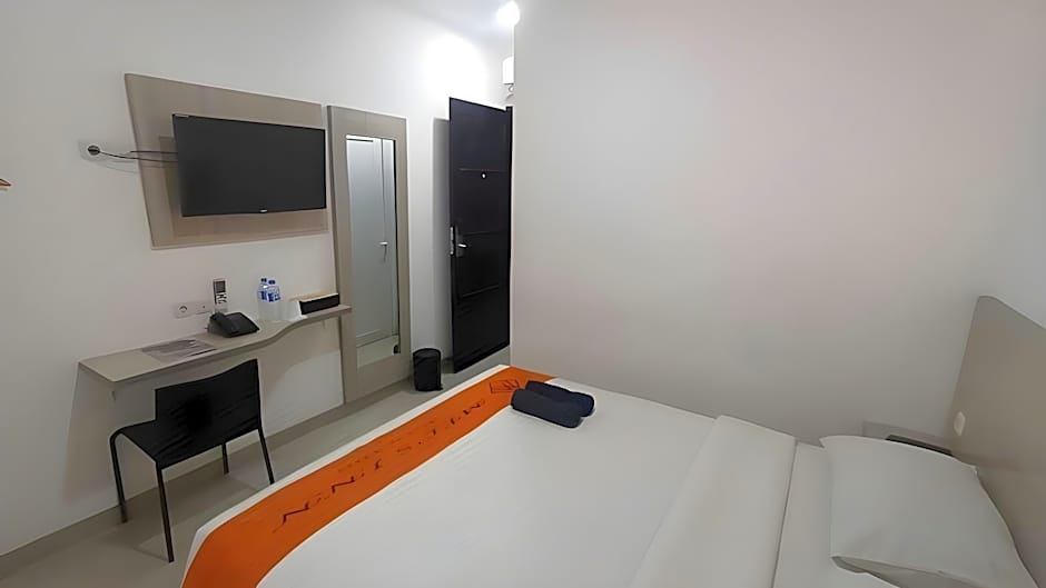 MEL'S INN MANADO