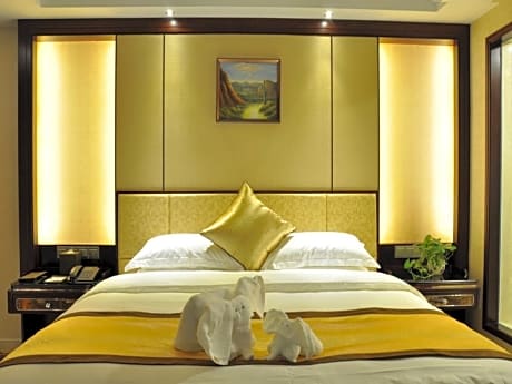 City View Queen Room