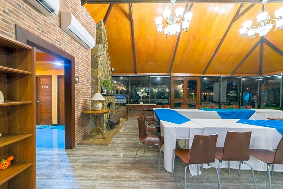 RedDoorz Plus @ Starhomes Olivianville