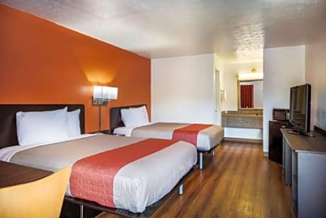 Queen Room with Two Queen Beds - Non-Smoking