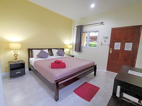 Standard King with Garden View