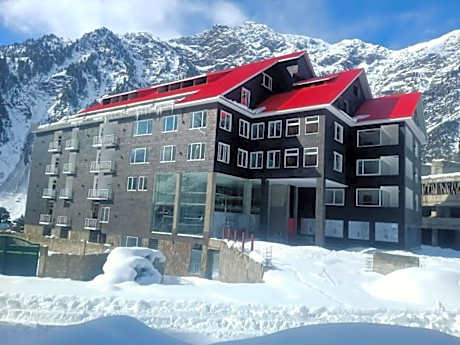 Naran Creek Hotel