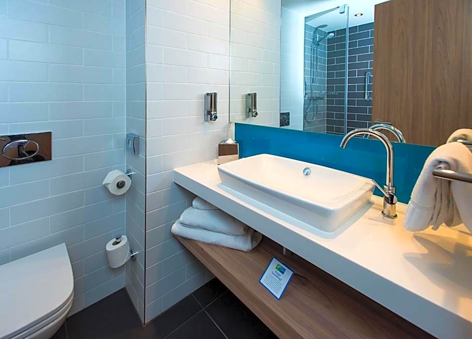 Holiday Inn Express Milton Keynes By IHG