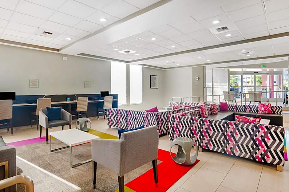 Best Western Plus Commerce Hotel