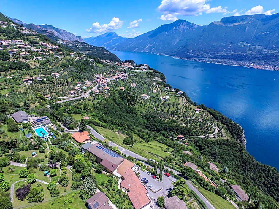 Village Hotel Lucia