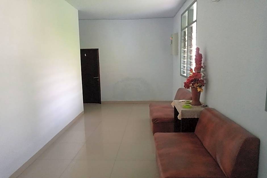 Hotel O Kost Nian Syariah Near SPBU Pertamina 74.91657 Mattirotasi Sidrap