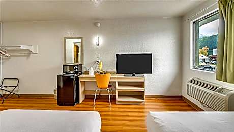 2 Full Beds | Hearing Access Nsmk Micfridg