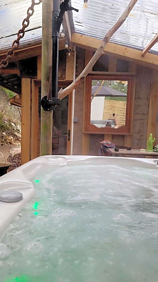 LOVE Room Danslesbois avec spa