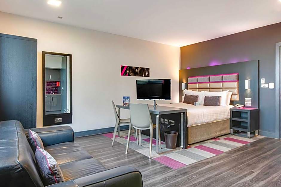 Roomzzz Chester City