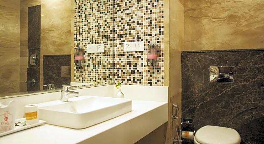 HOTEL DELHI 55 @ NEW DELHI RAILWAY STATION                                                      